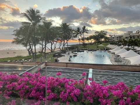 Header of foreveryour_nicole