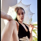 Lozzie B (lozzie.b) Leaked OnlyFans 

 profile picture